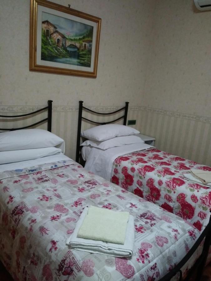 Casa Degli Ulivi Hotel Tivoli Luaran gambar